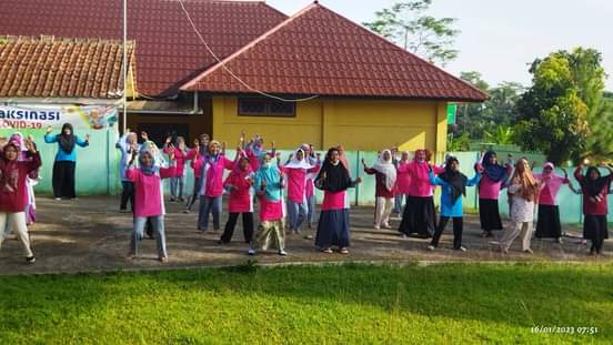 Kegiatan Senam Prolanis Desa Cieurih