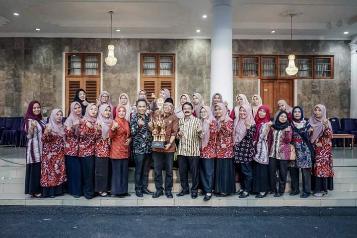 JUARA SATU LOMBA CERDAS CERMAT TINGKAT KABUPATEN CIAMIS DALAM KEGIATAN SILOKA KENCANA