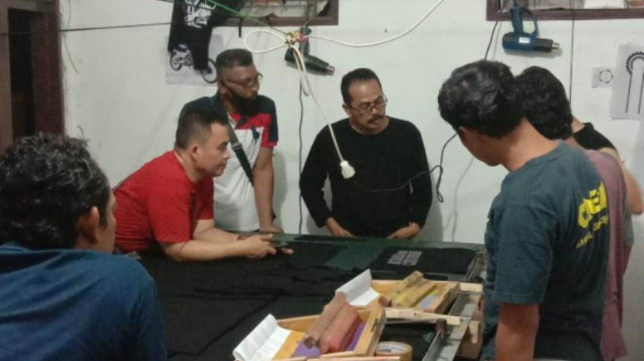 Pemuda Desa Cieurih Sukses Kembangkan Usaha Konveksi